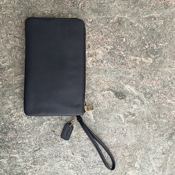 Coach medium wristlet with slots for credit cards. - Picture 3 of 8